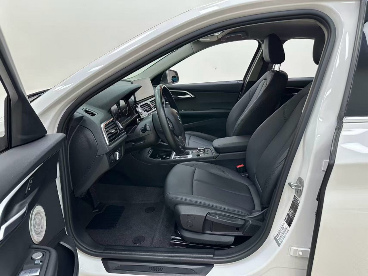 1 Series 2022 120i M Sport photo 3