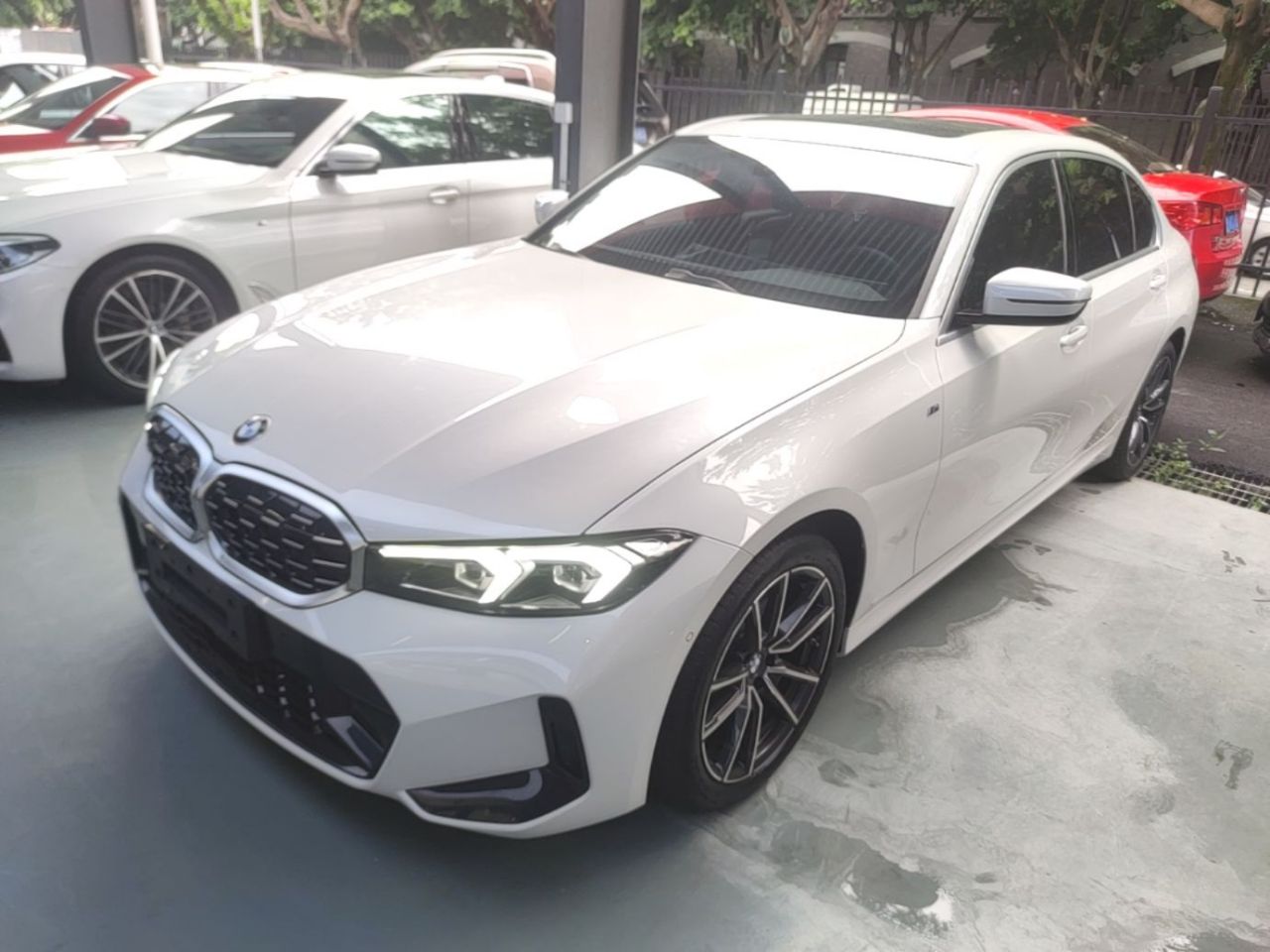 3 Series 2025 325Li M Sport Package