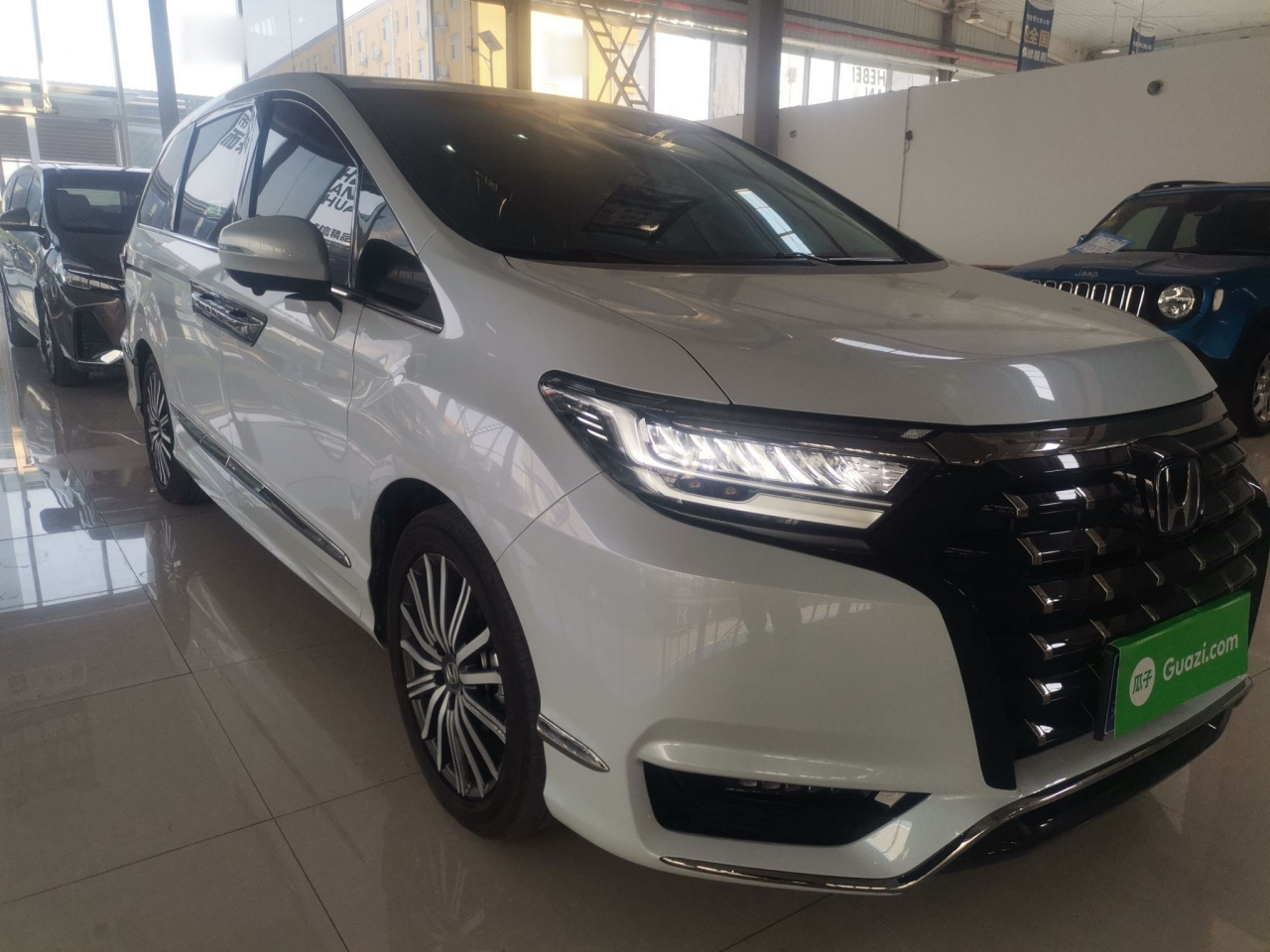 Elysion 2024 2.0L e:HEV Luxury photo 3