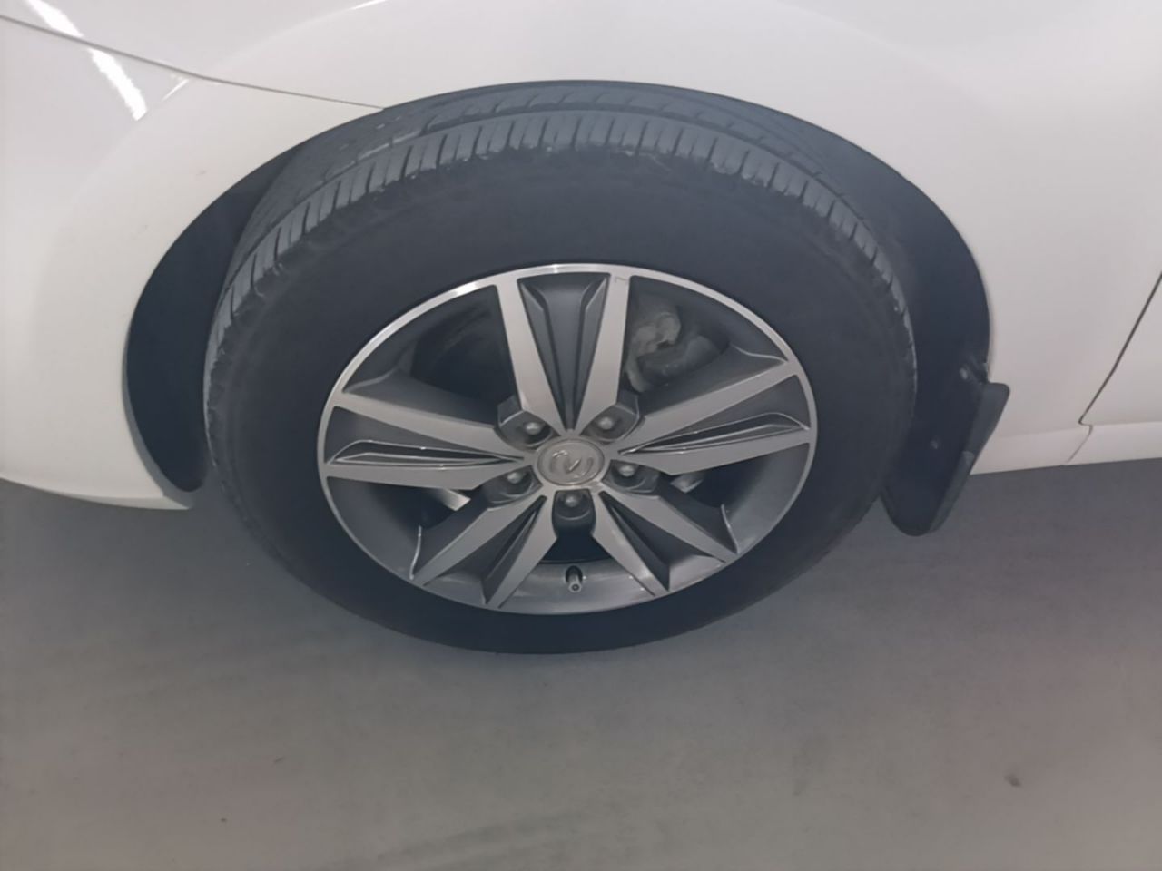 Eado 2016 1.6L MT photo 2