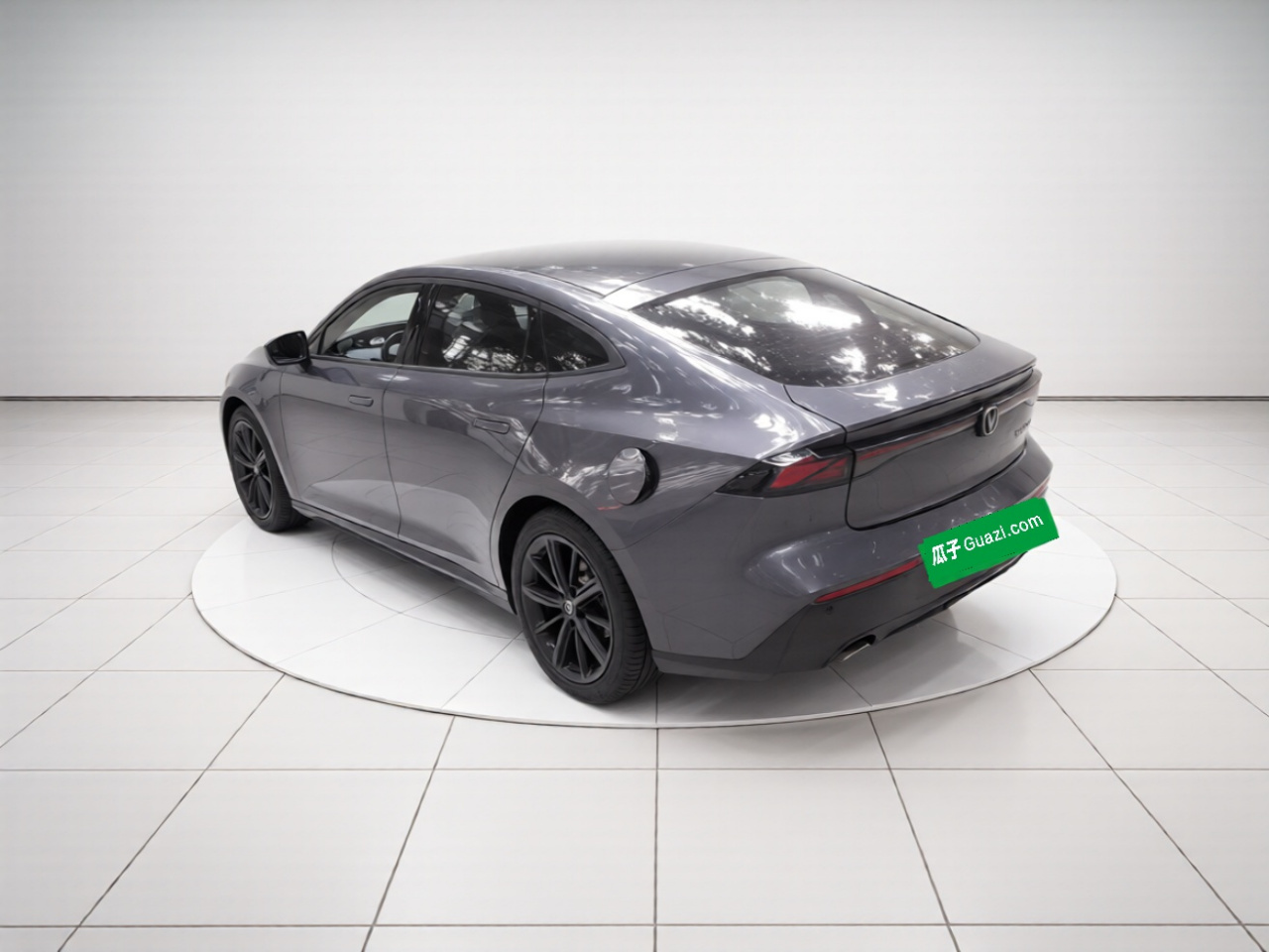 UNI-V 2022 1.5T Premium photo 4