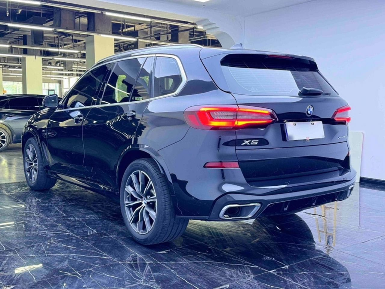 X5 Imported 2021 xDrive30i M Sport Package photo 2