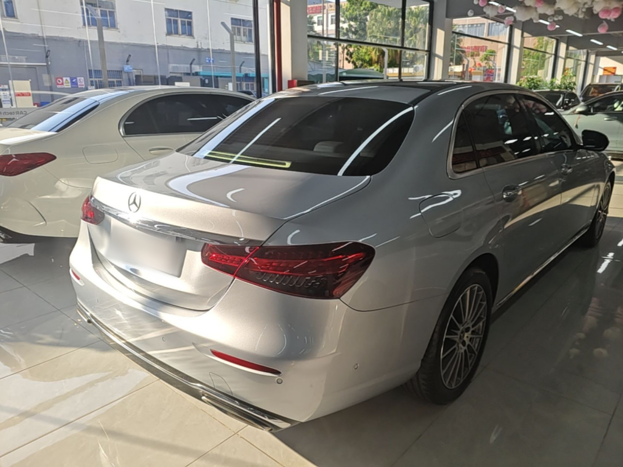 E-Class 2022 E 260 L photo 4