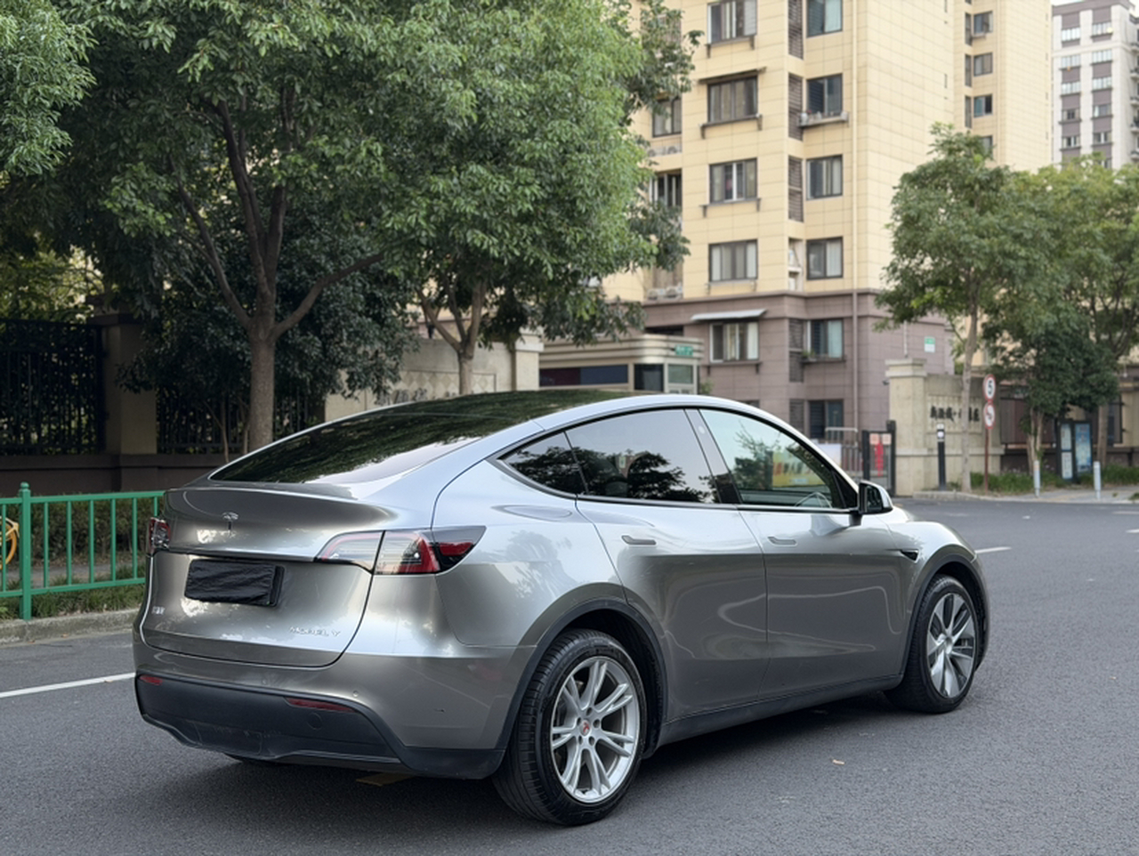 Model Y 2021 Long Range AWD photo 3