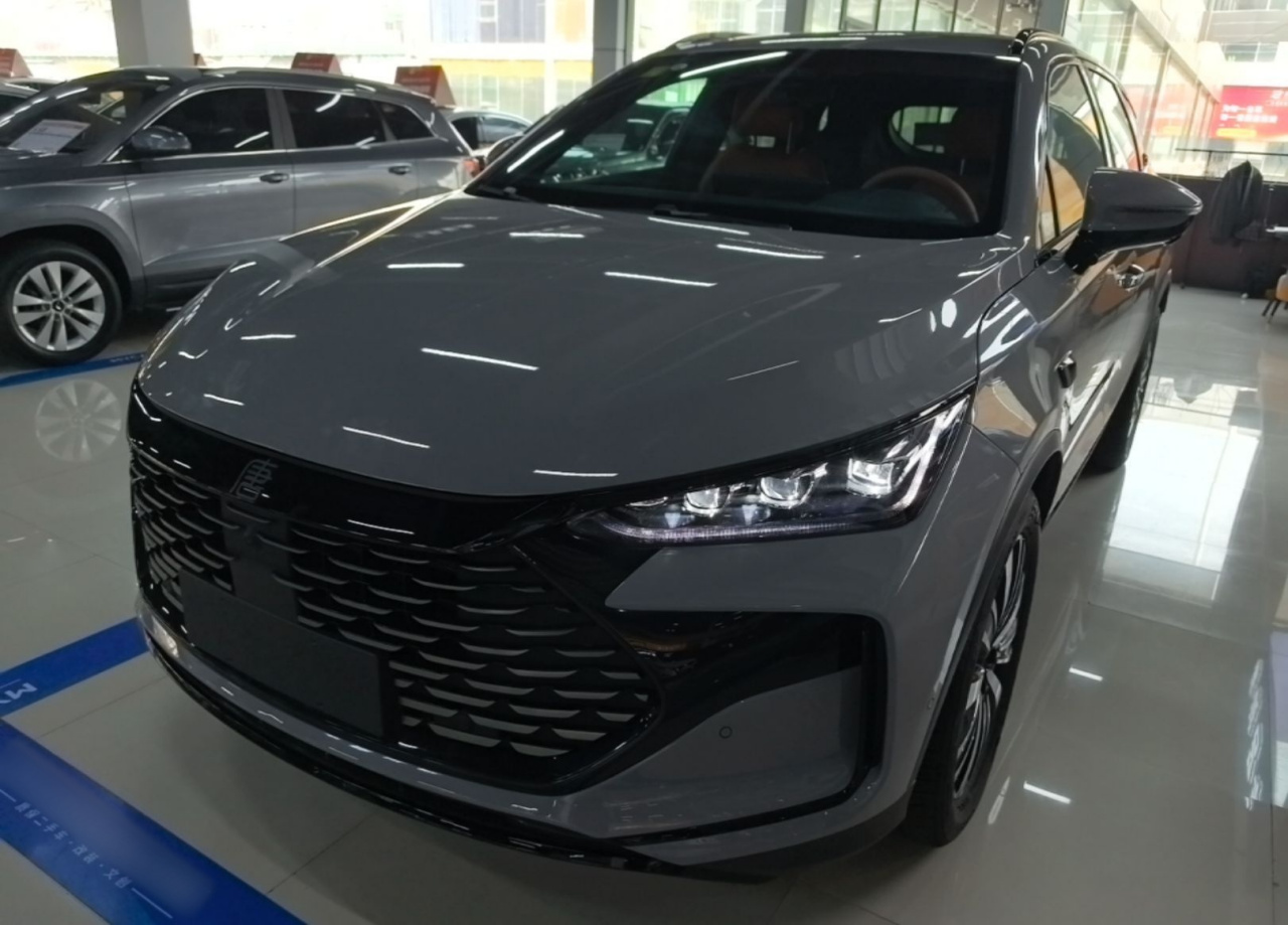 Tang EV 2025 ADAS DM-i 175KM Noble