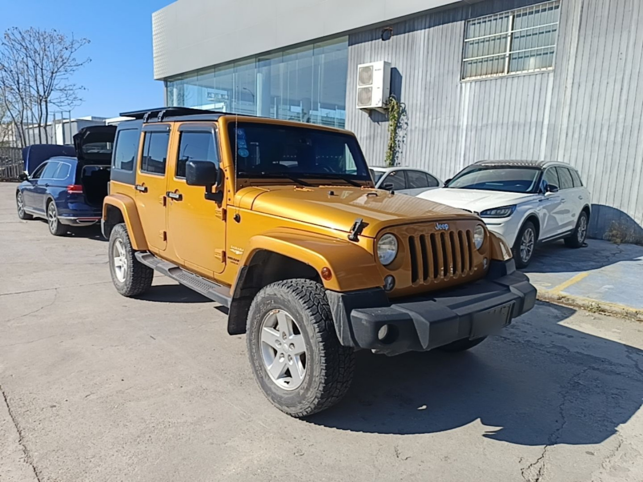 Wrangler 2014 3.0L Sahara 4-Door photo 3