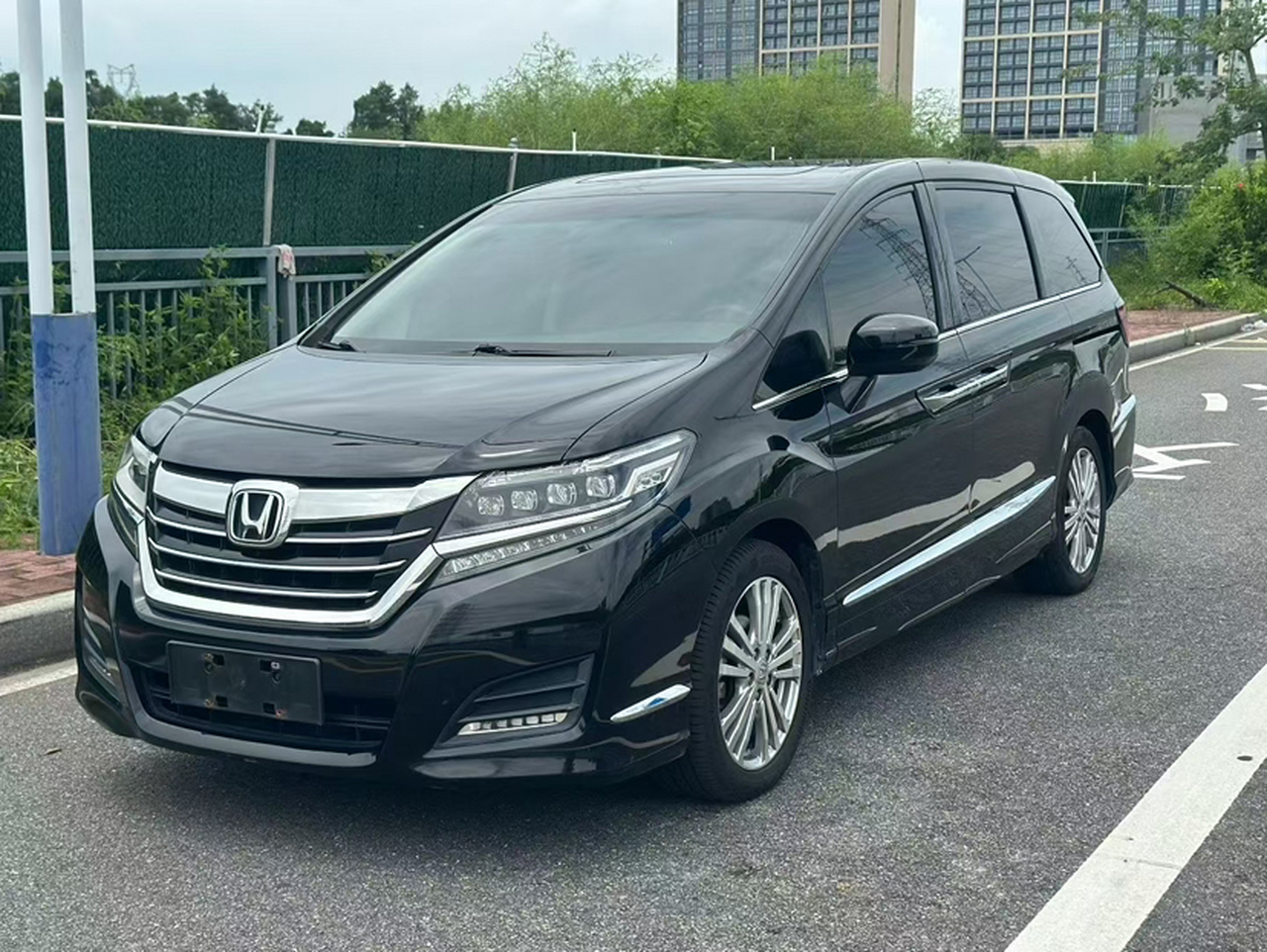 Elysion 2016 2.4L Luxury