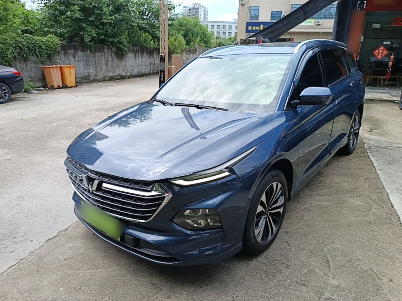 Wuling 2020 1.5T CVT Flagship