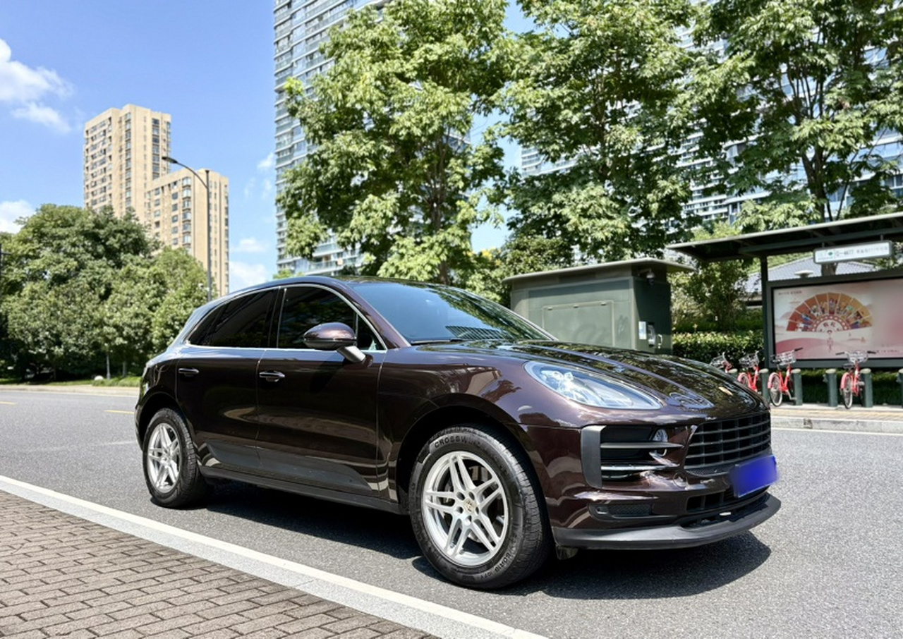 2018 Macan 2.0T photo 2