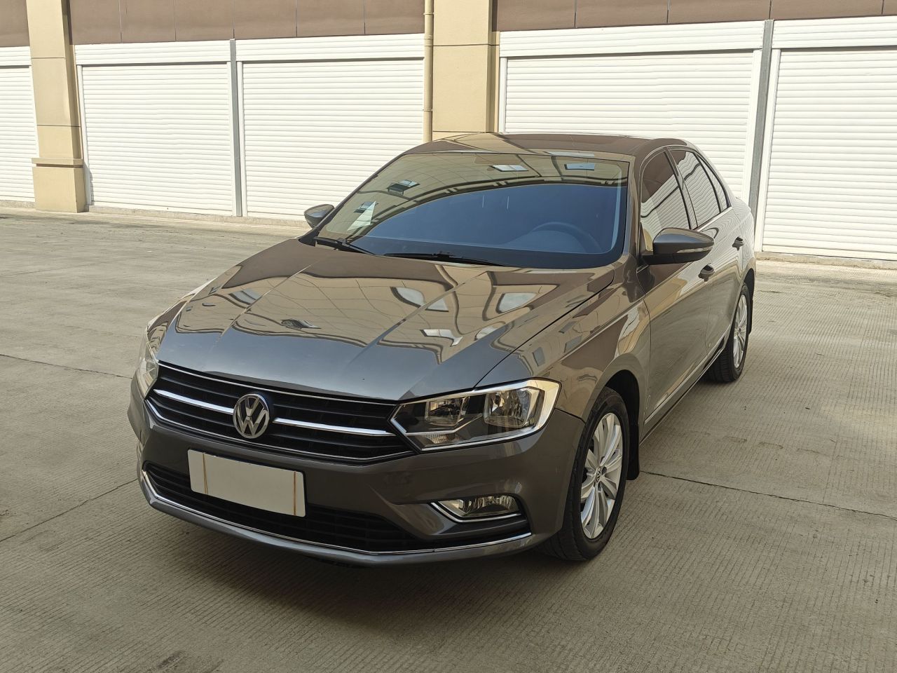 Bora 2017 1.6L AT Comfort
