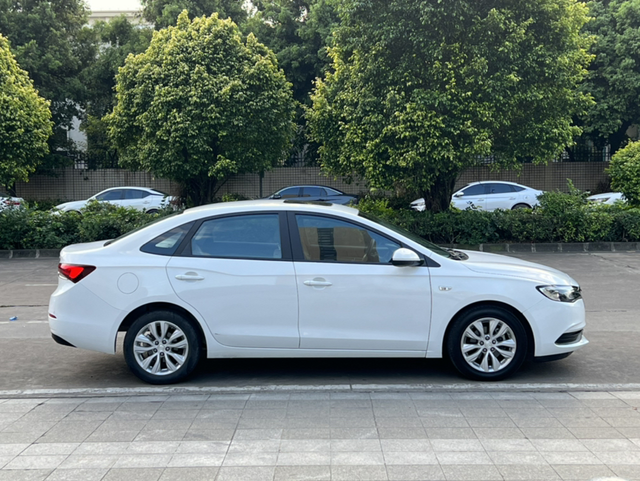Excelle 2021 Classic 1.5L AT Elite photo 3