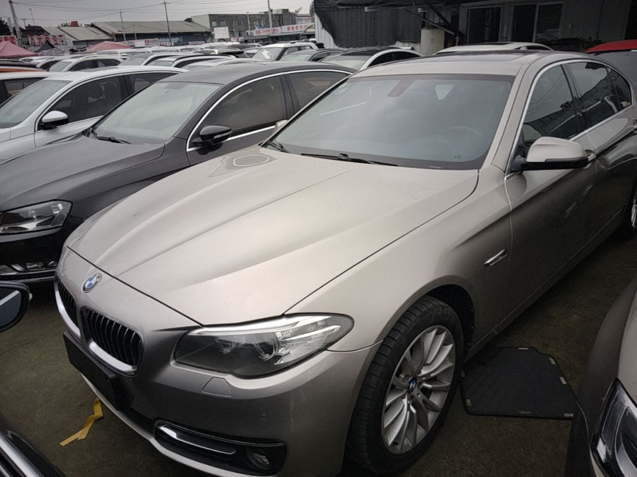 5 Series 2014 525Li Luxury Design Package