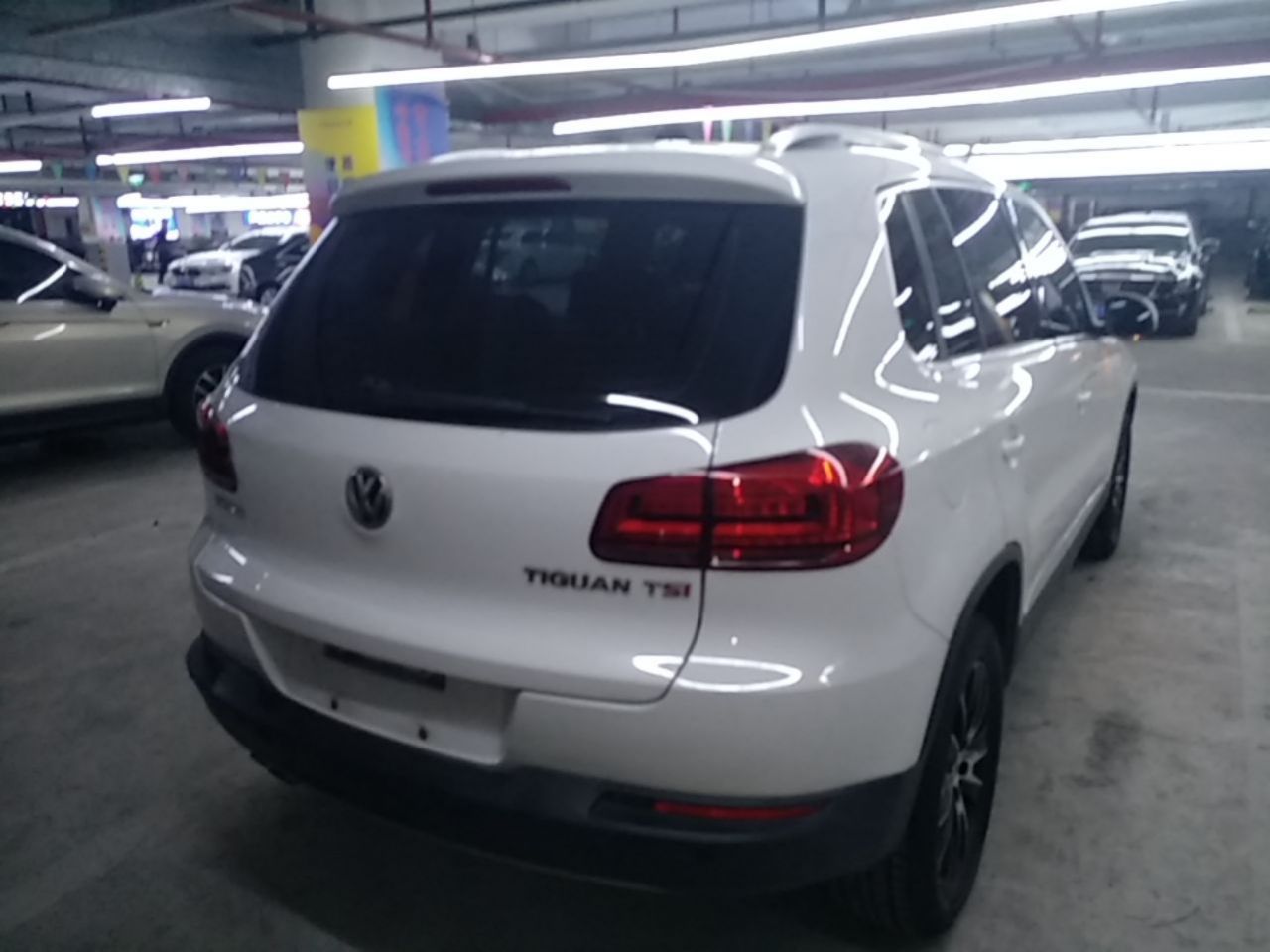 Tiguan 2015 1.8TSI AT RWD Luxury photo 4