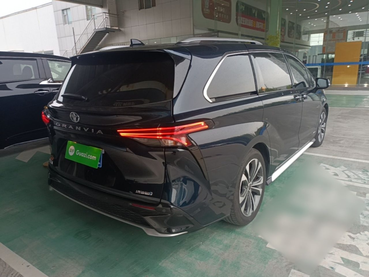 Granvia 2023 2.5L Hybrid Flagship VIP photo 4