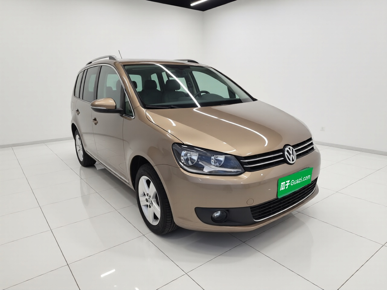 2015 1.4T DSG Comfort 5-Seater photo 3