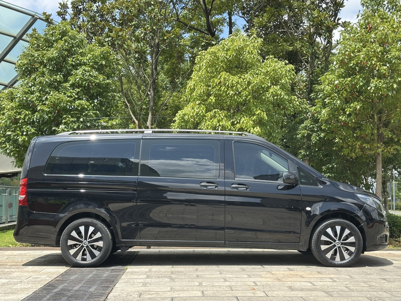 Vito 2023 2.0T Business 7-Seater photo 3