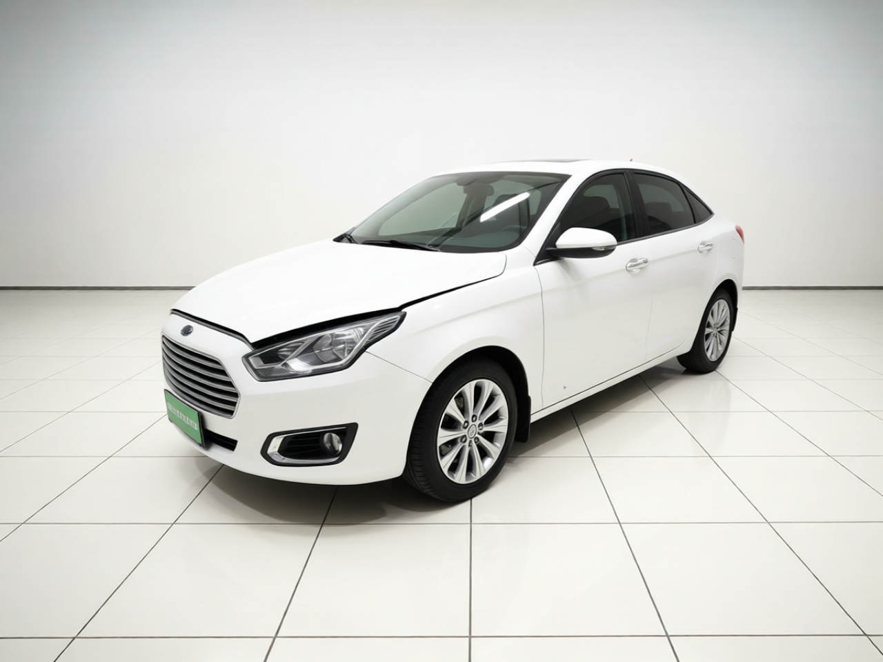 Escort 2015 1.5L AT Fashion
