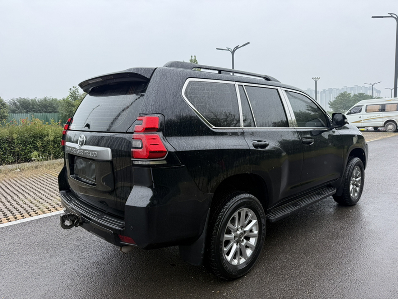 Prado Parallel Import photo 3