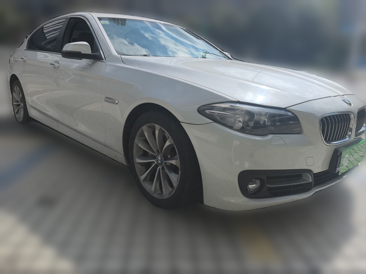 5 Series 2017 528Li Leading photo 3