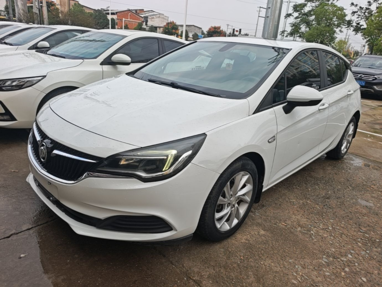 Verano 2018 Hatchback 15S AT Leading