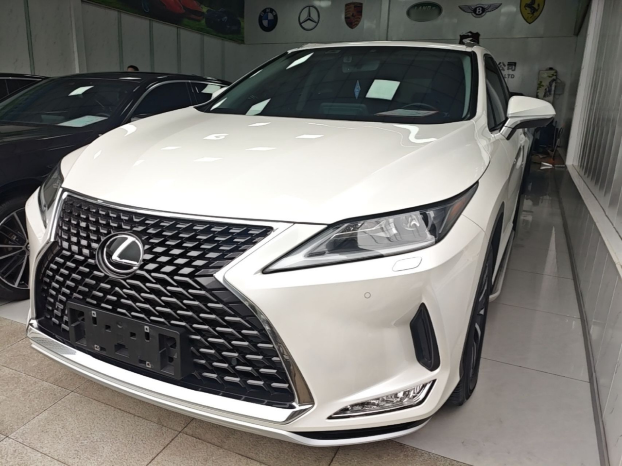 RX 2020 Facelift 300 RWD Elite