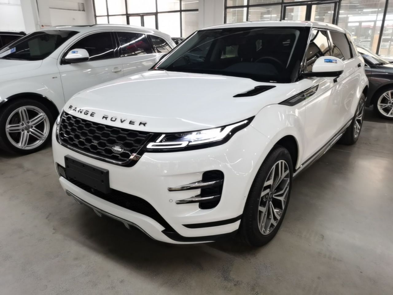 Range Rover Evoque EV 2021 Evoque L P300e Luxury