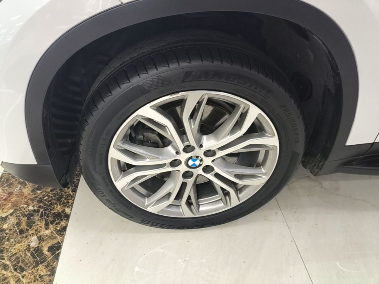X1 2019 sDrive20Li Leading photo 3