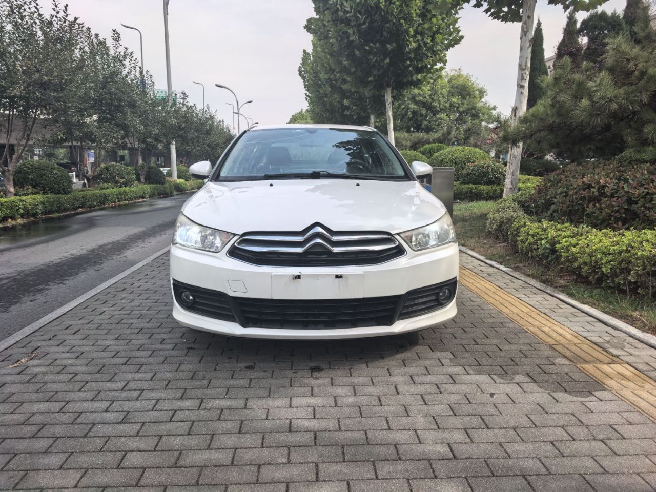 2013 Sedan 1.6L MT photo 4