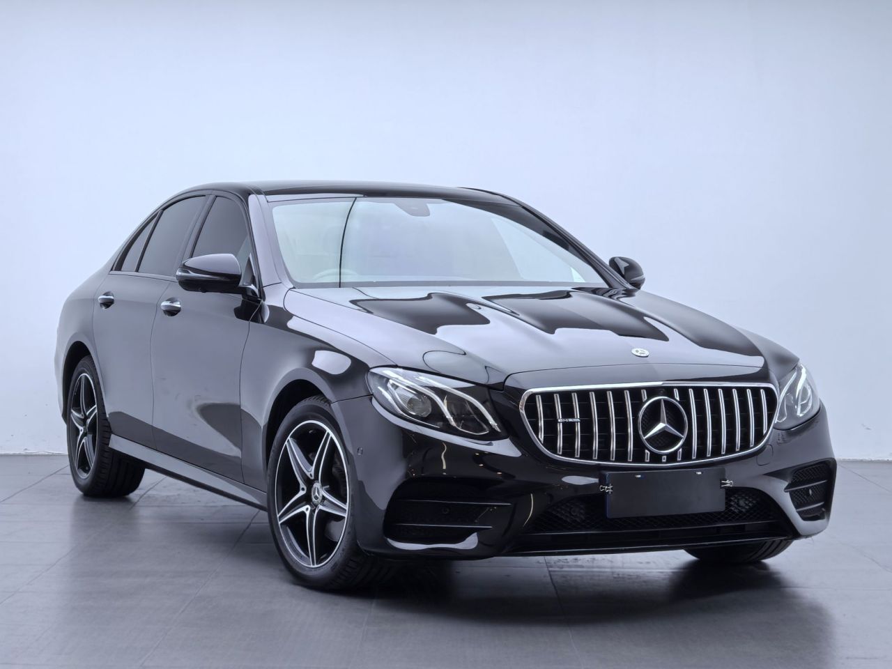 E-Class Imported 2020 E 260 Sport 4MATIC photo 2
