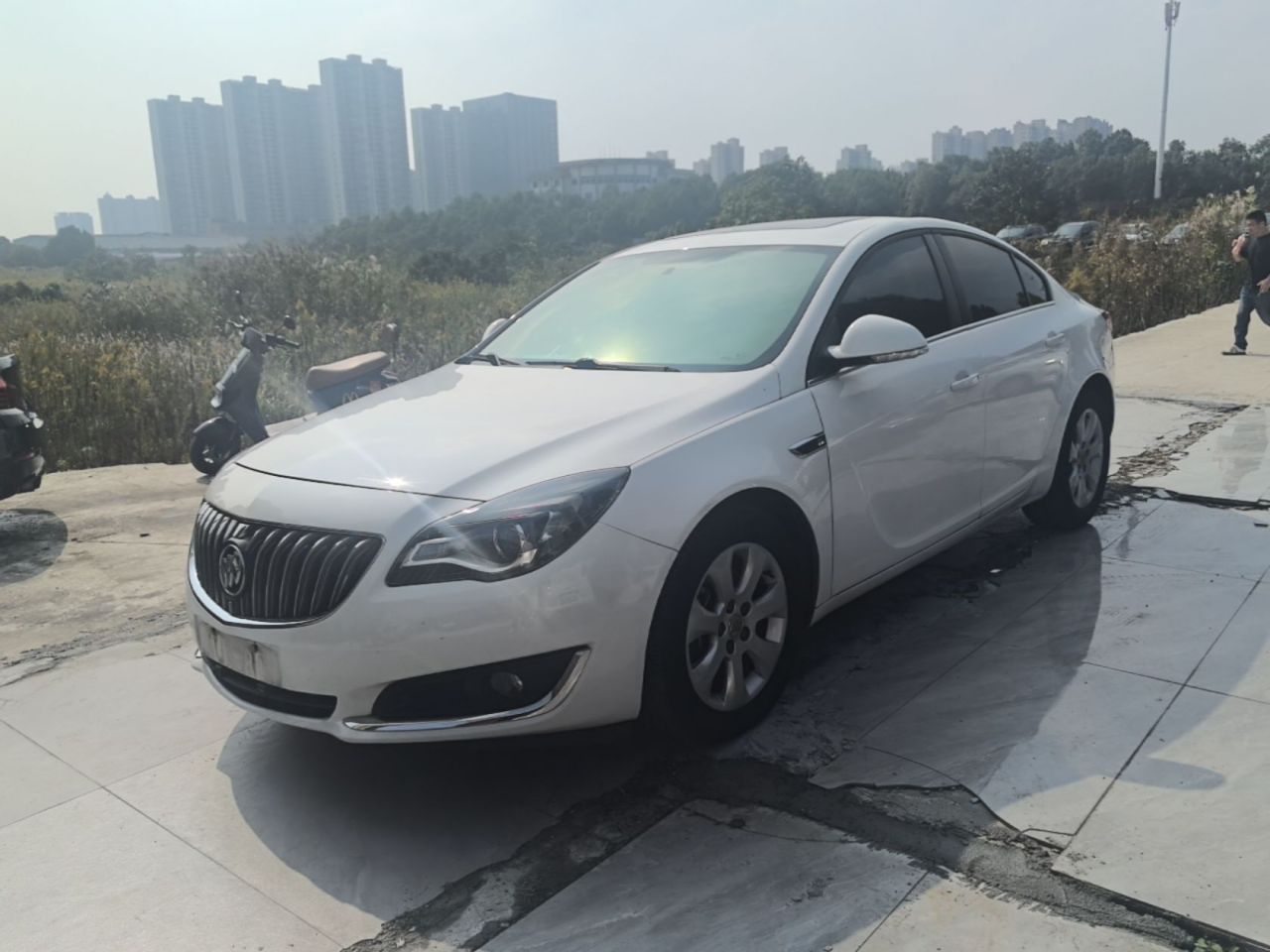 Regal 2015 1.6T Fashion Tech