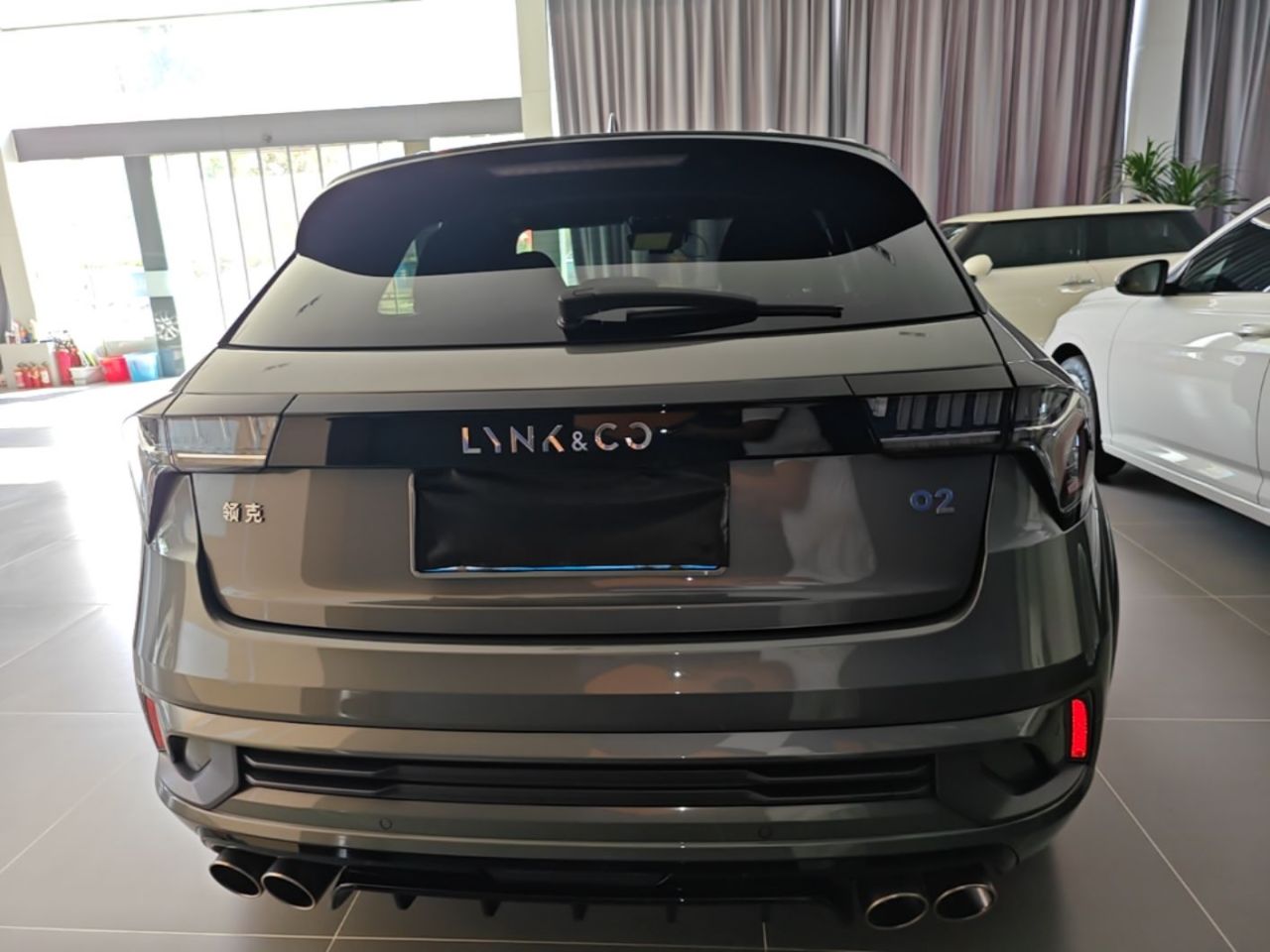 02 Hatchback 2022 2.0TD Pro photo 5
