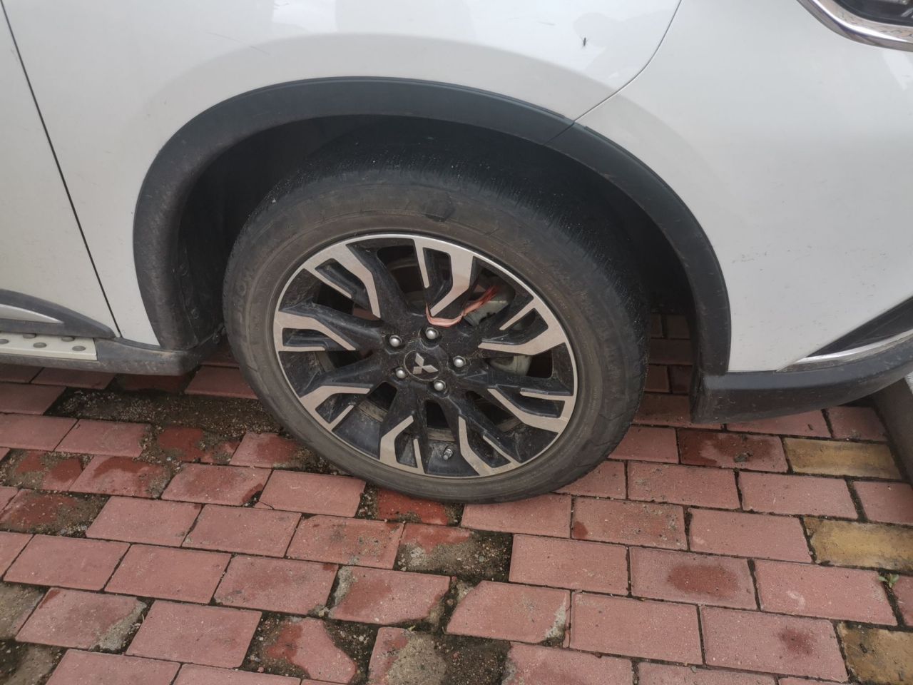 Outlander 2019 2.4L AWD Enjoy 5-Seater China VI photo 5