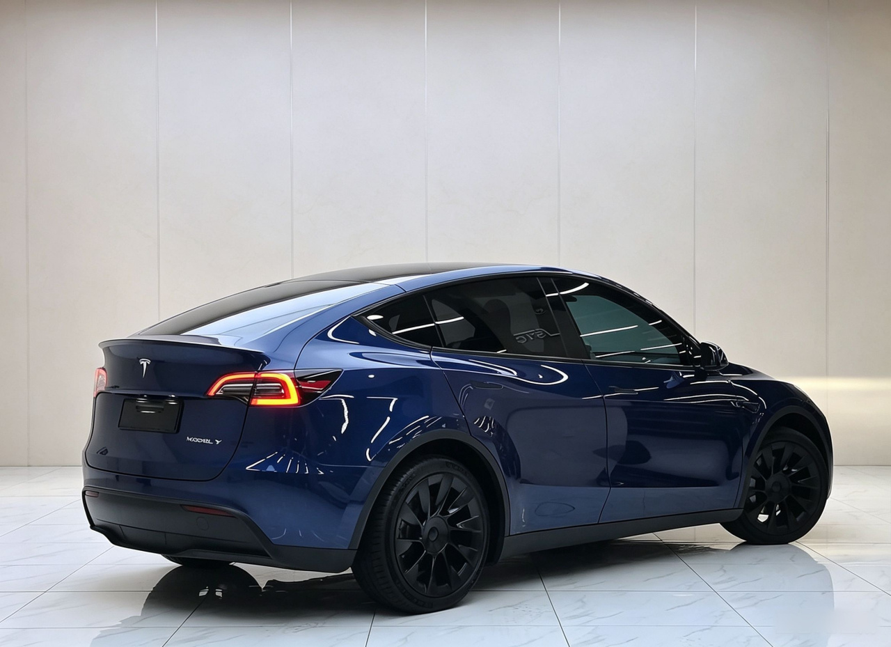 Model Y 2022 RWD photo 2