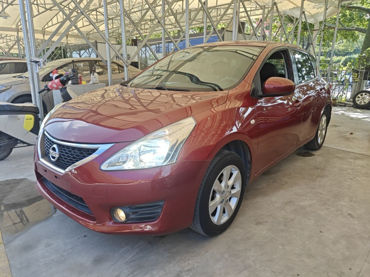 Tiida 2014 1.6L CVT Smart