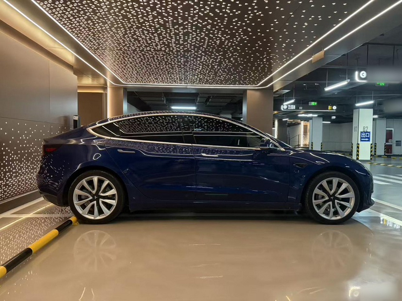 Model 3 2019 Standard Range RWD Upgraded photo 3