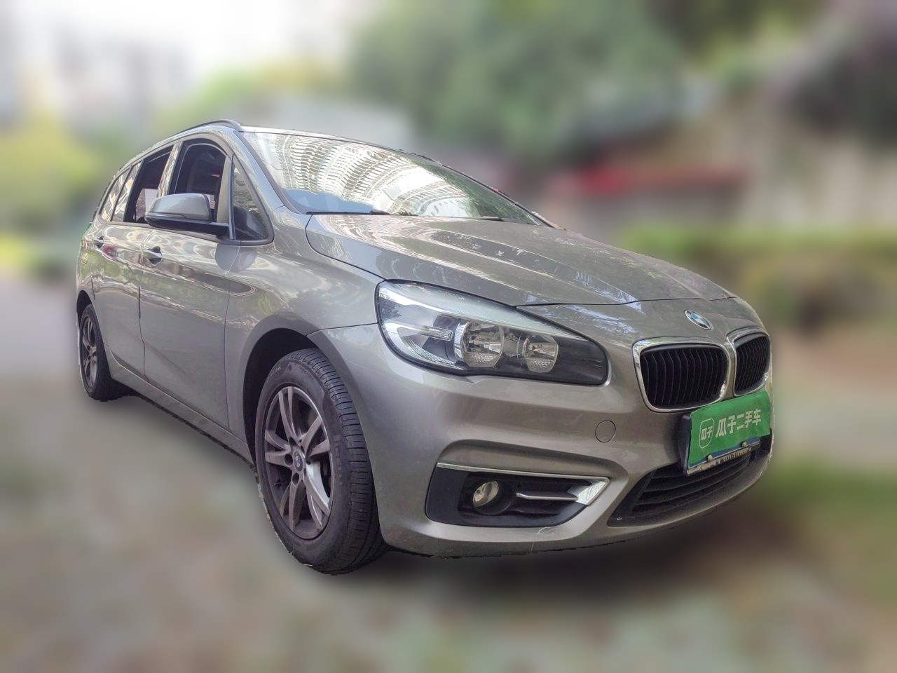 2 Series Wagon 2015 218i Leading photo 3