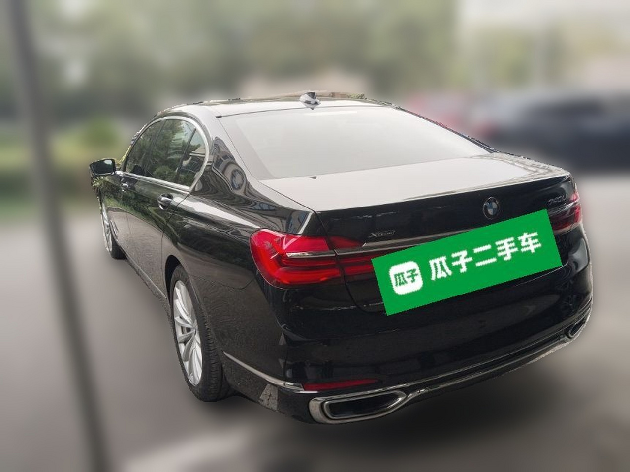 7 Series 2017 740Li xDrive Luxury photo 4