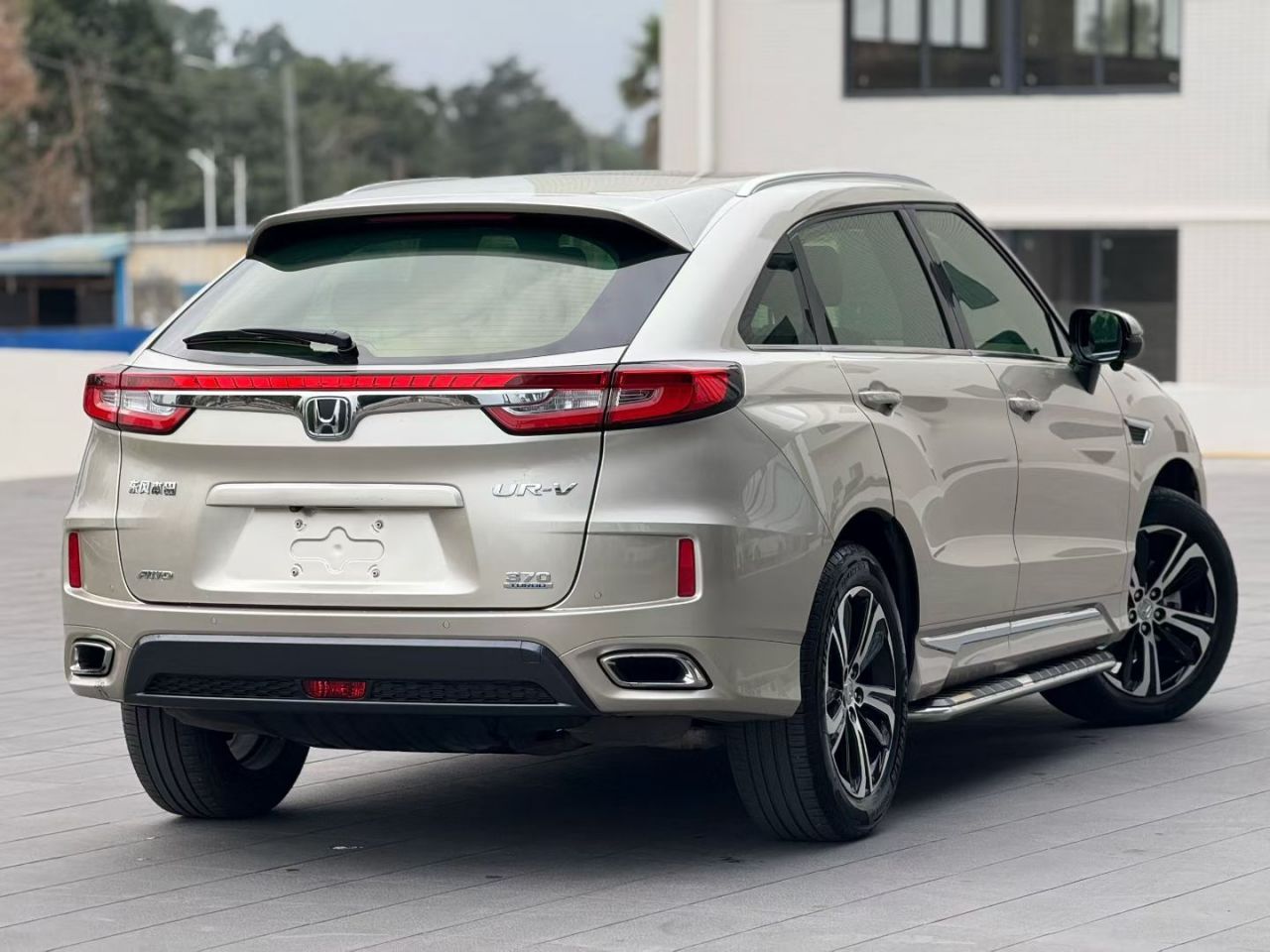 UR-V 2017 370TURBO AWD Exclusive China V photo 2