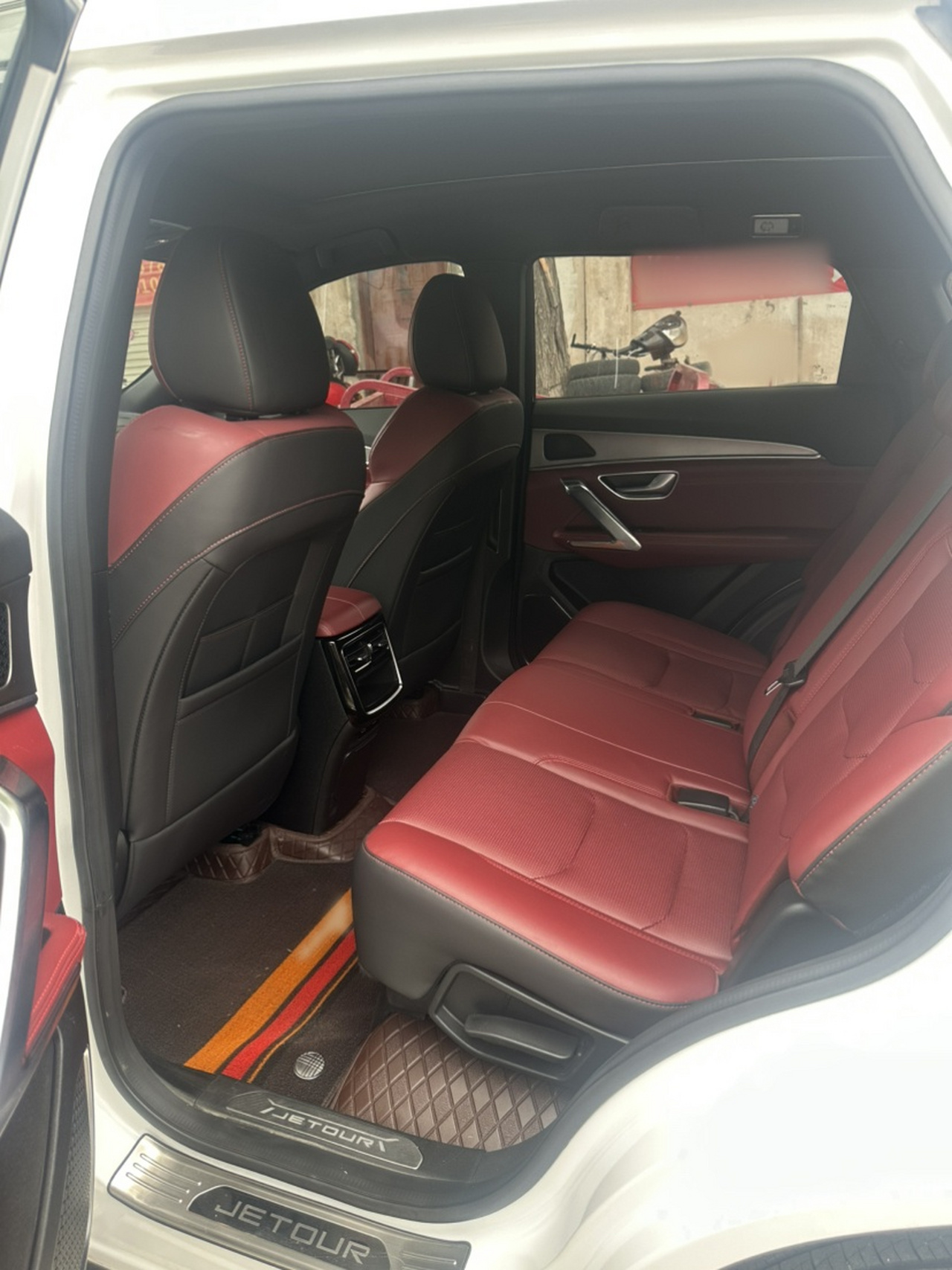 X70 PLUS 2023 1.5T DCTPRO 5-Seater photo 2