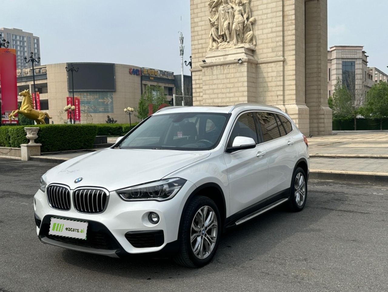 X1 2019 sDrive20Li Leading