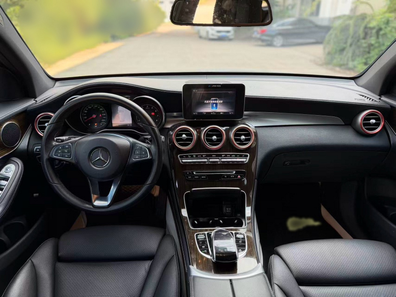 GLC 2019 GLC 260 L 4MATIC Luxury photo 2