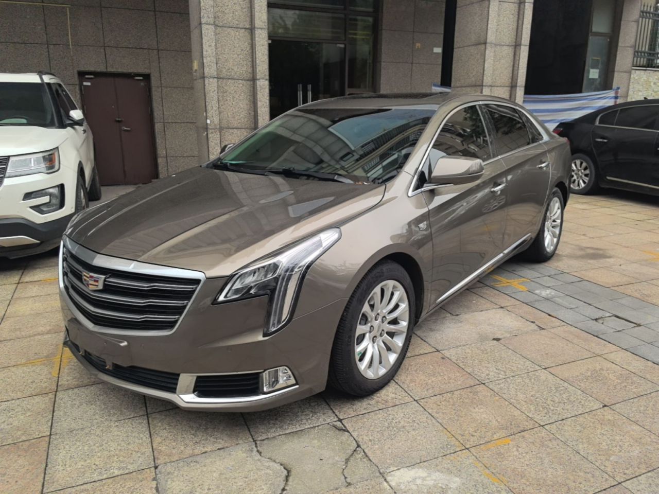 XTS 2018 28T Elite