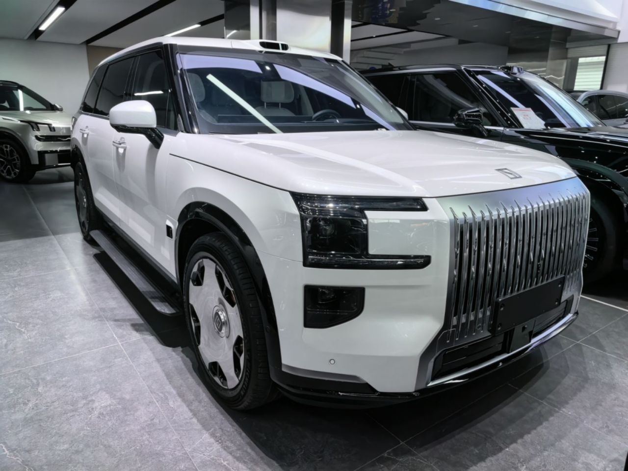 9X 2025 Hyper 70kWh 6-Seater photo 3