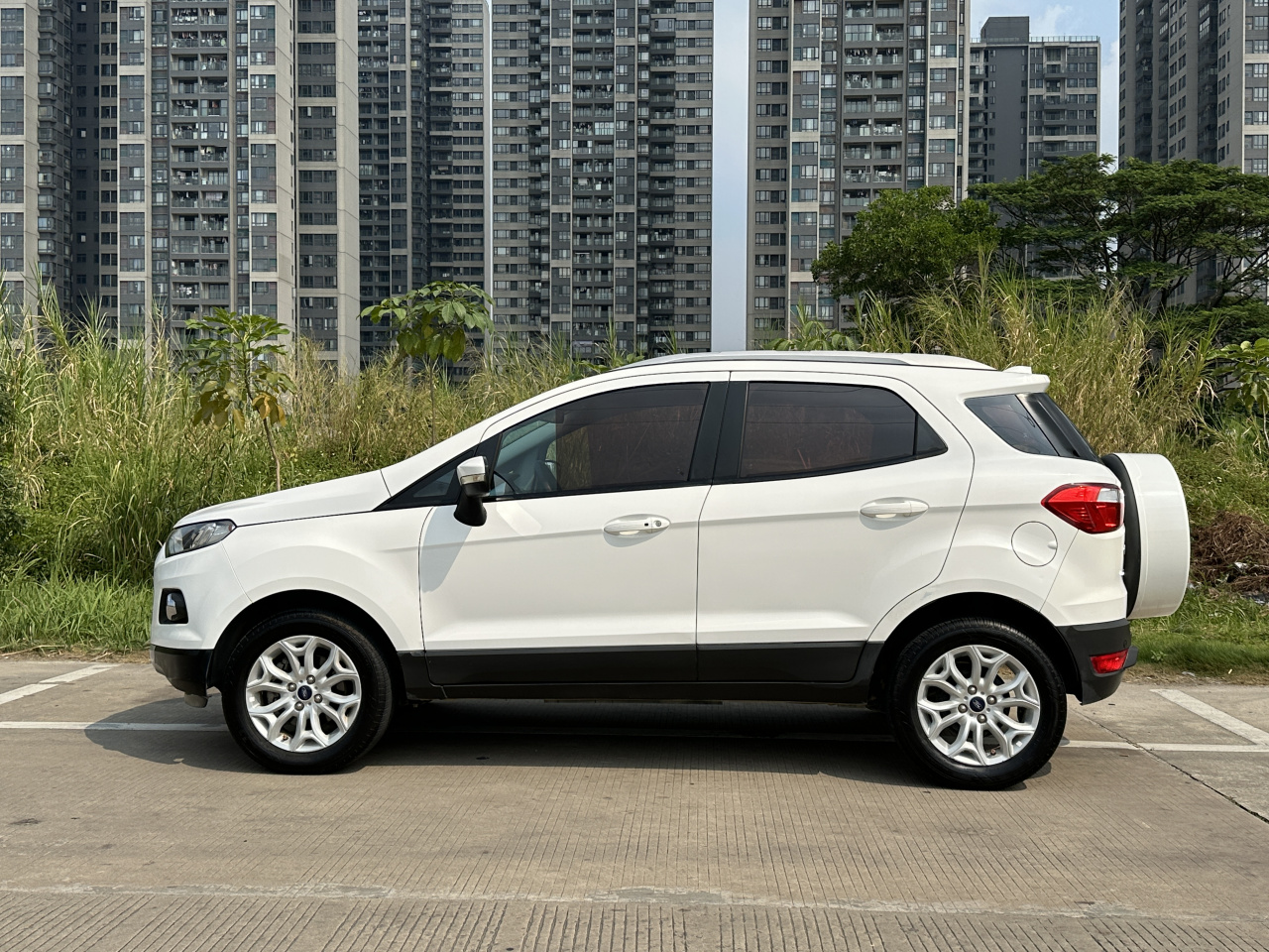 2017 1.5L AT Premium photo 5
