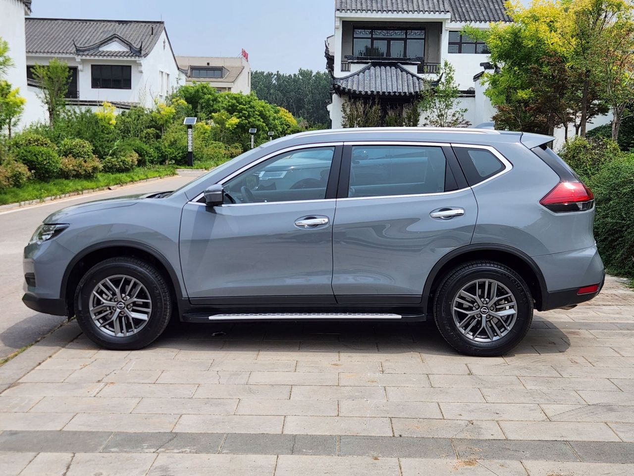 X-Trail 2025 2.0L RWD Leading photo 4