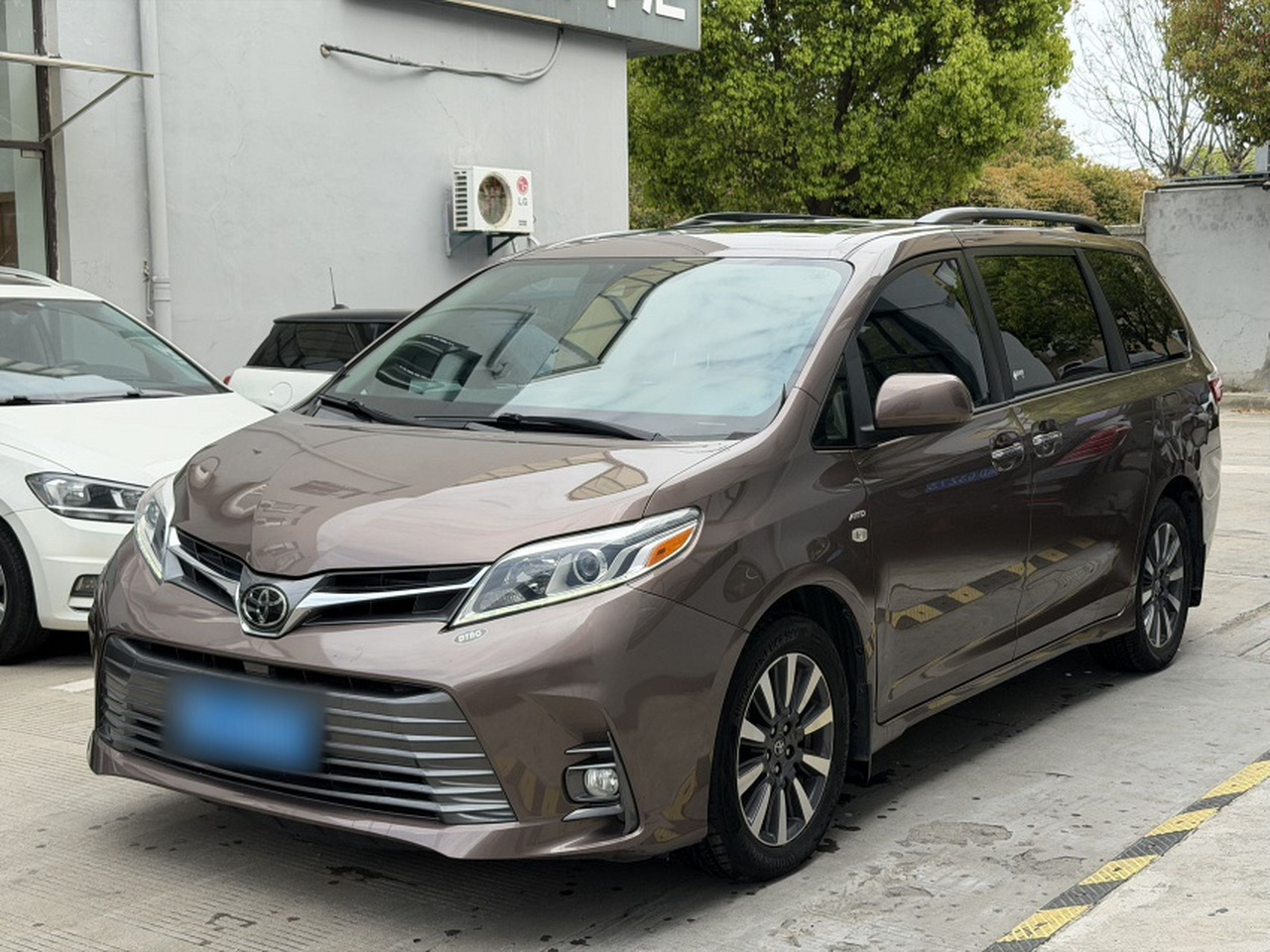 Sienna Parallel Import