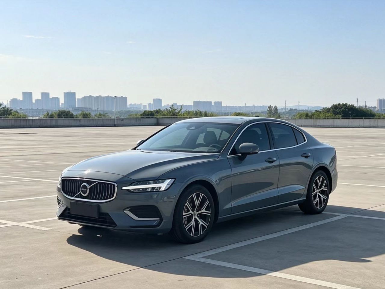 S60 2024 B4 Luxury