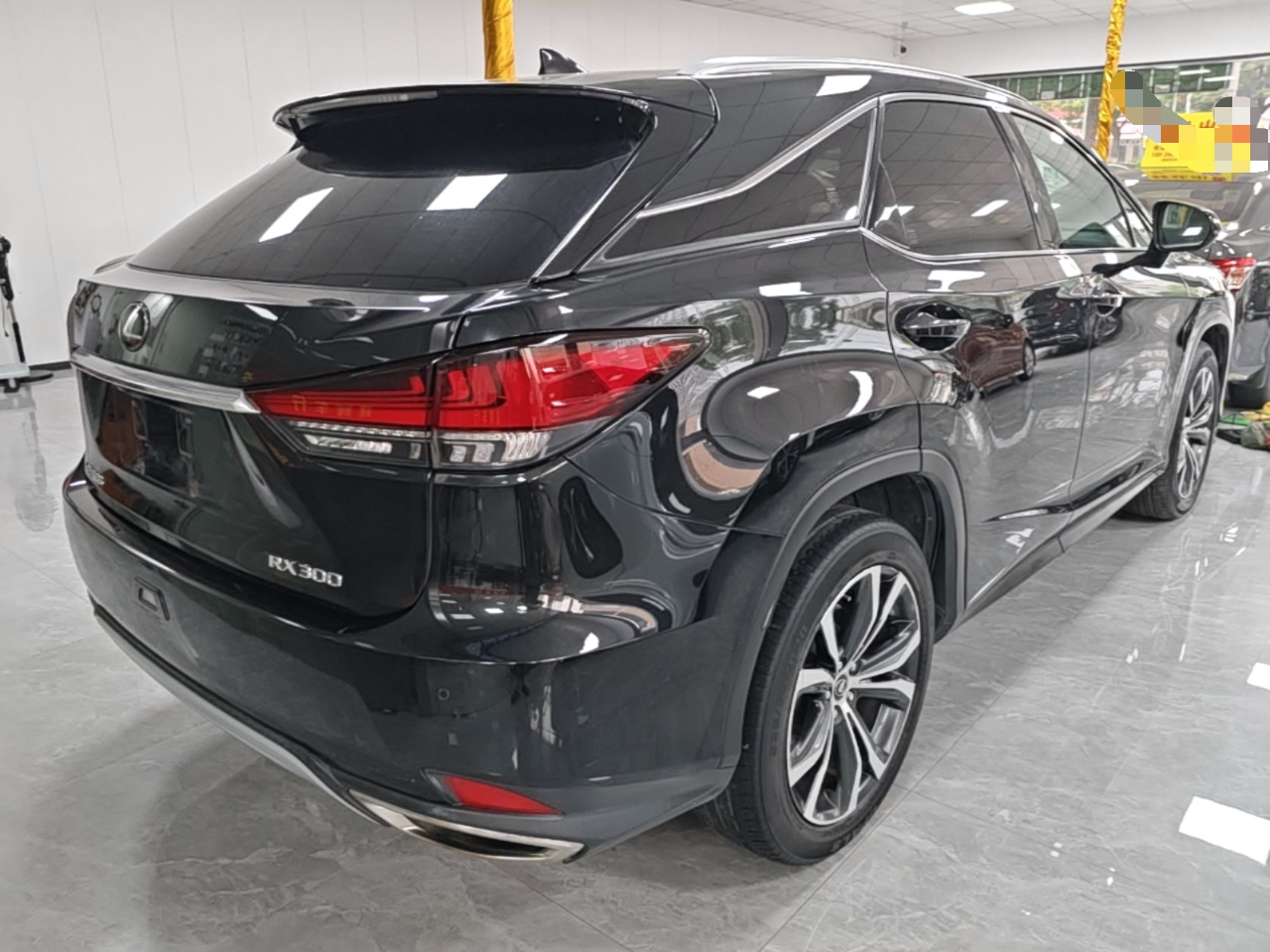 RX 2020 Facelift 300 AWD Elegant photo 4