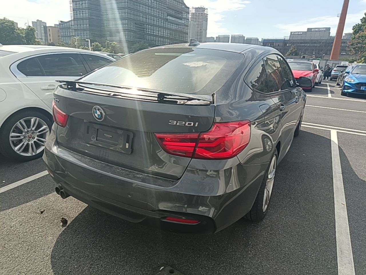 3 SeriesGT 2018 320i M Sport photo 4
