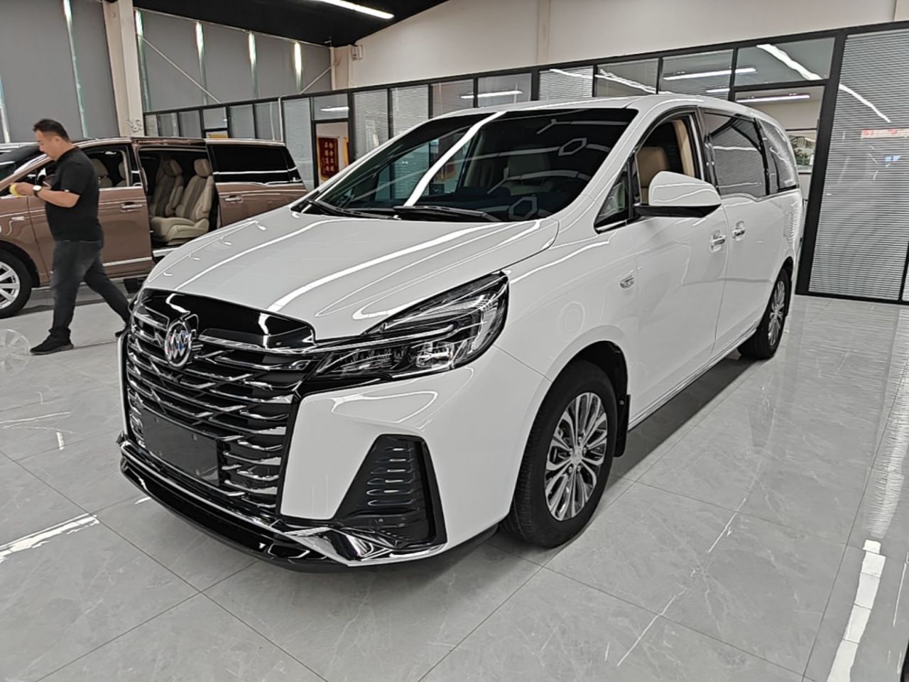 GL8 2023 Facelift Luxury